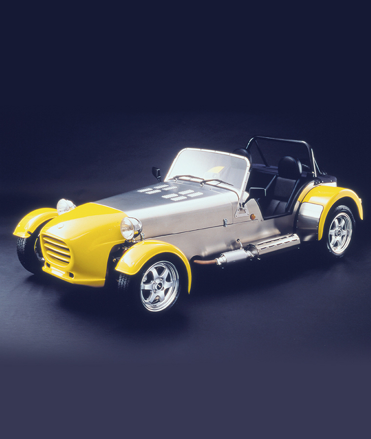 1996年に運輸省の型式認定を受けた「ミツオカ・ゼロワン」。晴れて国内10番目の自動車メーカーとして認められた。