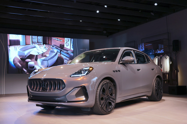 「マセラティ・グレカーレ ジョルジェッティ・エディション」。2025年4月7日、マセラティ・ミラノ・ショールームで。