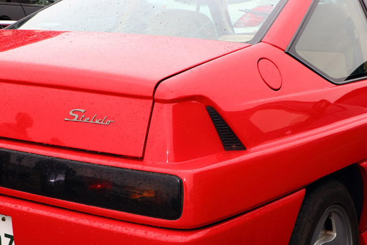 リアフェンダーにエアダクトを設けるなど、細部まで徹底して作り込まれていた。