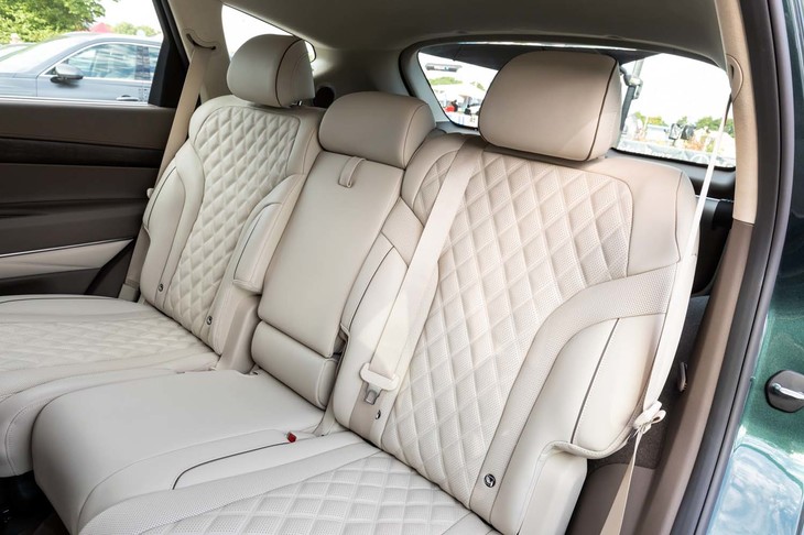 ジェネシスGV80（リアシート）