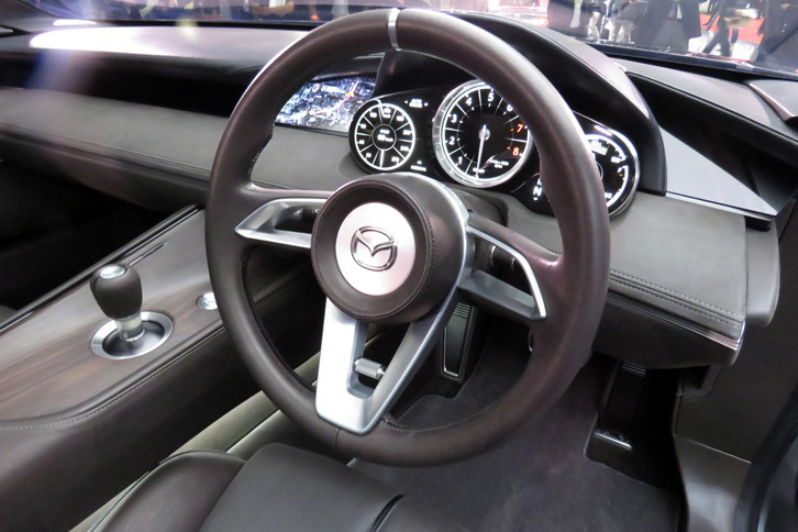 マツダ・ビジョン コンセプト（ステアリングホイール）