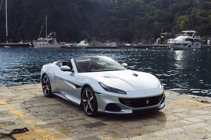 2021年1月14日に日本導入が発表されたオープントップ2＋2シーター「ポルトフィーノM」。最高出力620PSの3.9リッターV8ツインターボエンジンを搭載する。価格は2737万円。