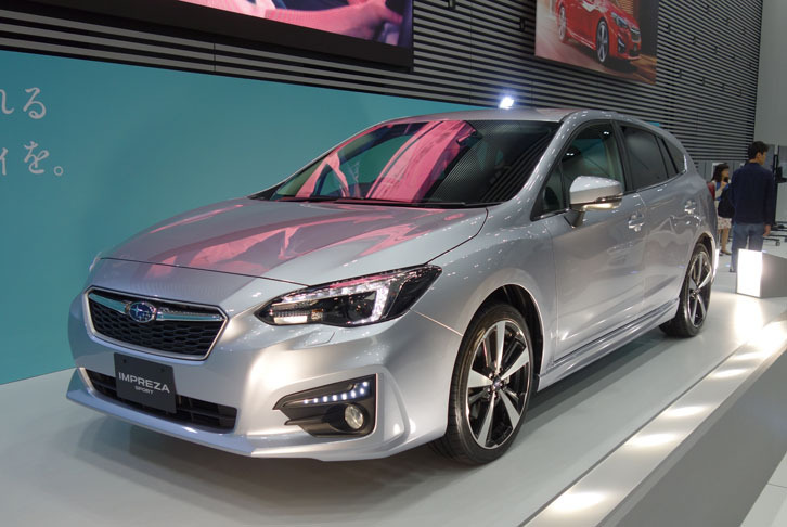 「インプレッサ スポーツ」。写真のボディーカラーは「アイスシルバー・メタリック」。
