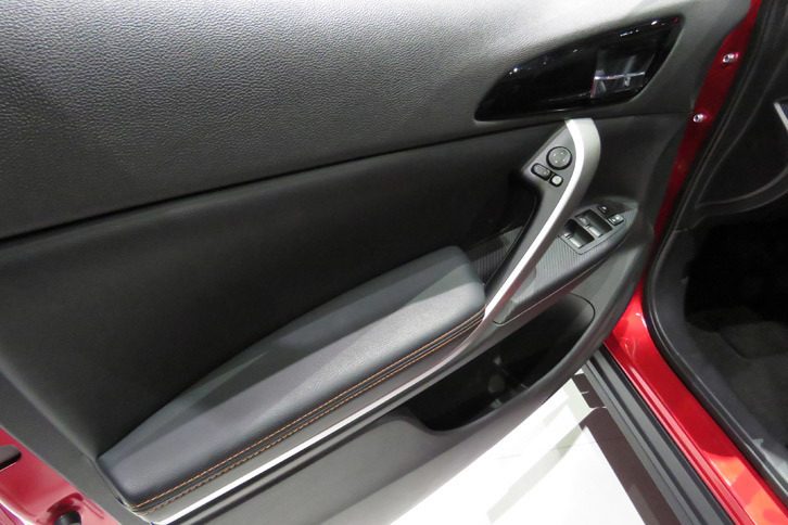 三菱エクリプス クロス