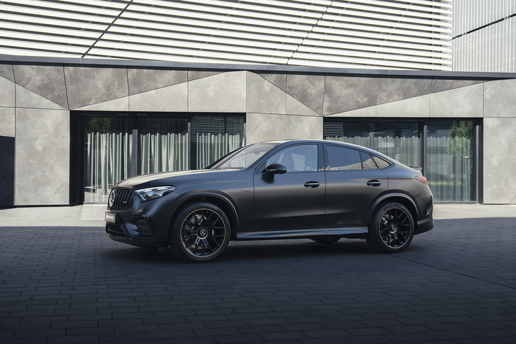 今回の試乗車は「メルセデスAMG GLC53 4MATIC＋」。直4の「43」、V8の「63」からだいぶ遅れて追加設定された直6エンジン搭載モデルだ。