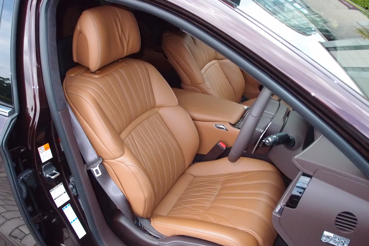 LS500h“エグゼクティブ”（フロントシート）