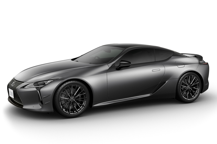 2017年登場の「レクサスLC」。同ブランドの最上級セダン「LS」と同じプラットフォームを用いた、ラグジュアリークーペ／コンバーチブルだ。