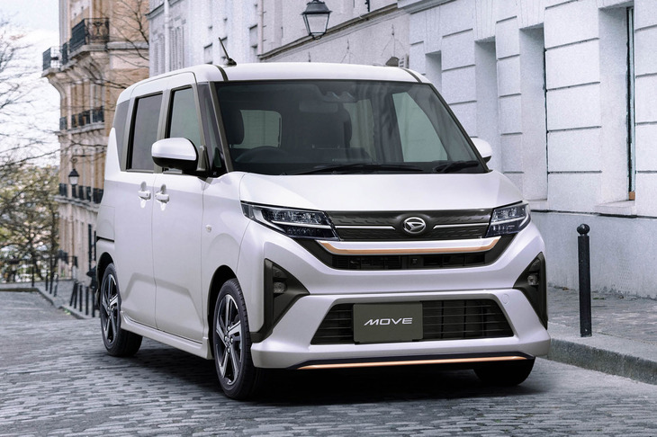 オプションの組み合わせによる独自のコーディネートを提案する「アナザースタイル」のもうひとつが、写真の「ノーブルシックスタイル」。カッパー色の加飾をエクステリアに用いて、大人の上品・上質さを演出したと紹介される。