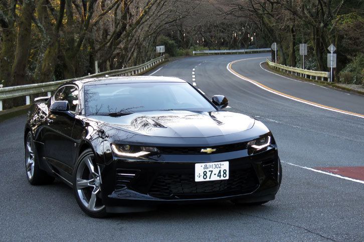 6.2リッターV8エンジン「LT1」を搭載した「シボレー・カマロSS」。今、正規で購入できる唯一のアメリカンスペシャリティーカーであり、真正のマッスルカーである。