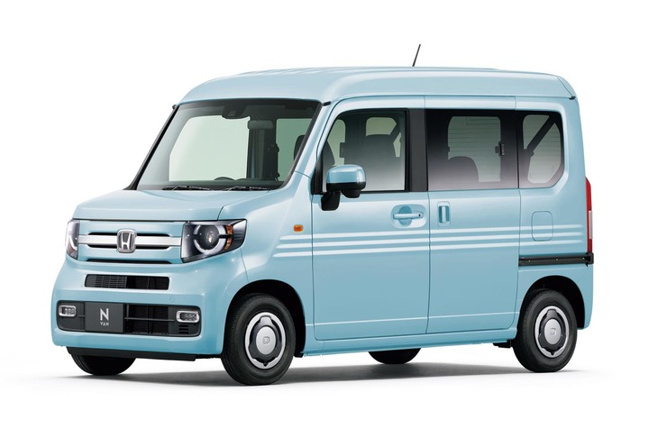 これも「N-VAN＋STYLE FUN」グレードの新色「サーフブルー」。
