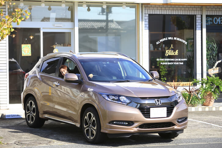 「ヴェゼル」で走ること30分。到着したのはキャンドルやクレイクラフトを手がける「Atelier Euphoria（アトリエ ユーフォリア）」さんです。