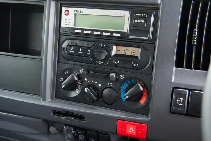 いすゞ・エルフ ハイキャブ ショートボディー ドライバン