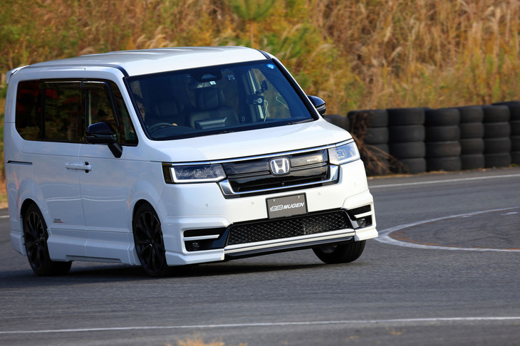 ホンダ・ステップワゴンe：HEVスパーダ プレミアムライン 無限パーツ装着車