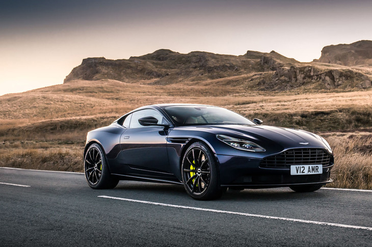 アストンマーティンDB11 AMR