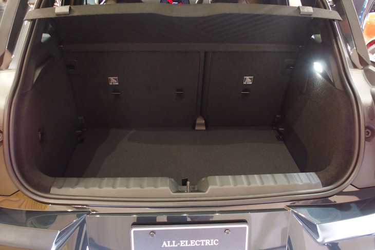 MINIジョンクーパーワークス エースマンE（荷室）