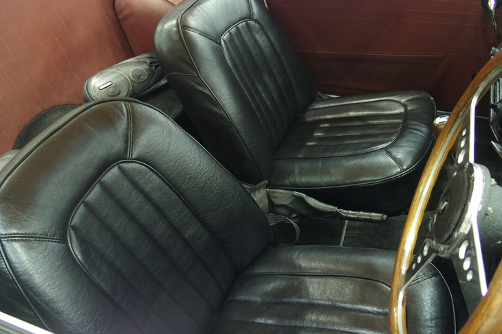 トライアンフTR4（1965年）／ガレージイガラシ