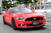 日本にやってくるはずだった、右ハンドル・5リッターV8の「フォード・マスタング」。フォードは、日本市場では手堅く頑張っている方だと思っていたんだけど……。