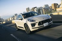 「マカン ターボ」が0-100km/h加速に要する時間は4.5秒。オプション「スポーツクロノパッケージ」を装着した場合は4.3秒と、0.2秒短縮される。