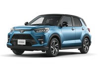 「ダイハツ・ロッキー」のOEMモデルとしてラインナップされる、トヨタのコンパクトSUV「ライズ」。2019年11月の発売以来セールスは好調で、日本自動車販売協会連合会（自販連）の記録では、2020年1月、2月は全登録車の中で1位、同年5月は2位となっている。
