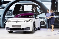 フォルクスワーゲンの次世代EV「ID.3」がデビュー　2020年夏に販売開始【フランクフルトショー2019】の画像