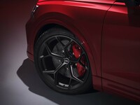 「RS Q8パフォーマンス」専用の23インチアルミホイール。