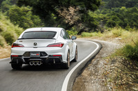 「アキュラ・インテグラ タイプS」（北米仕様車）のリアビュー。