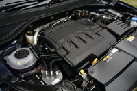 2リッター直4ディーゼルターボの「2.0 TDI」は、最高出力150PS/3500-4000rpm、最大トルク340N・m/1750-3000rpmを発生。これはマイナーチェンジ前と同じスペックとなる。