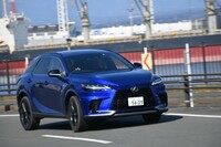 2.4リッター直4直噴ターボエンジンは最高出力279PSと最大トルク430N・mを発生する。