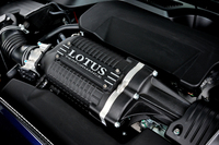 3.5リッターV6スーパーチャージャーユニットは350psと40.8kgmを発生する。