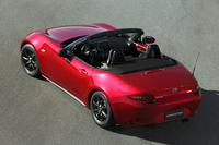 タイヤサイズは標準が16インチで、オプションで17インチが用意される。