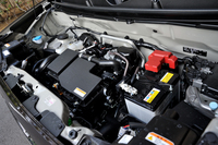 最高出力52psを発生する自然吸気の「R06A」エンジン。燃費性能はFF車で29.2km/リッター（JC08モード）となっている。
    