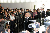 【東京モーターショー2005】レクサスの大入り会見、フラッグシップのコンセプト披露の画像