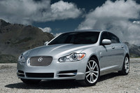 「ジャガーXF」5リッター直噴V8を搭載して登場の画像