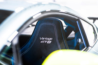 アストンが高性能モデルのヴァンテージGT8発表の画像