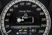 メルセデス・ベンツE300ブルーテック ハイブリッド（FR/7AT）【海外試乗記】の画像