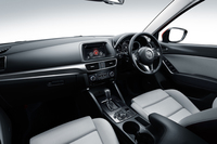 「CX-5」のインストゥルメントパネル。