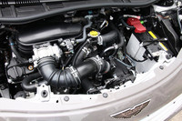 エンジンはトヨタ製の1.3リッター直4。98psと12.7kgmを発生する。