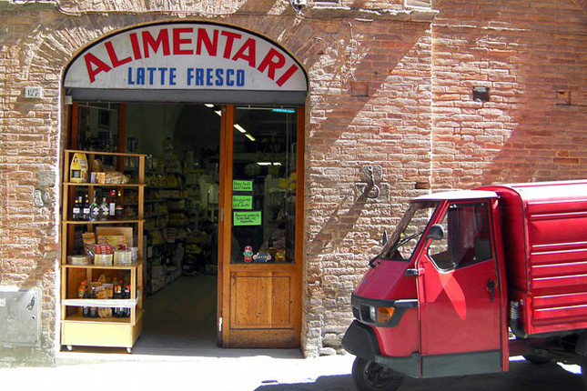 シエナのロレンツェッティ食料品店は1969年創業。