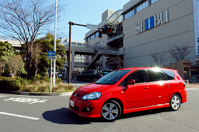 【スペック】全長×全幅×全高＝4690×1760×1645mm／ホイールベース＝2825mm／車重＝1500kg／駆動方式＝FF／2.4リッター直4DOHC16バルブ（160ps/5700rpm、22.5kgm/4000rpm）／車両本体価格＝245万7000円（テスト車＝309万4350円）
