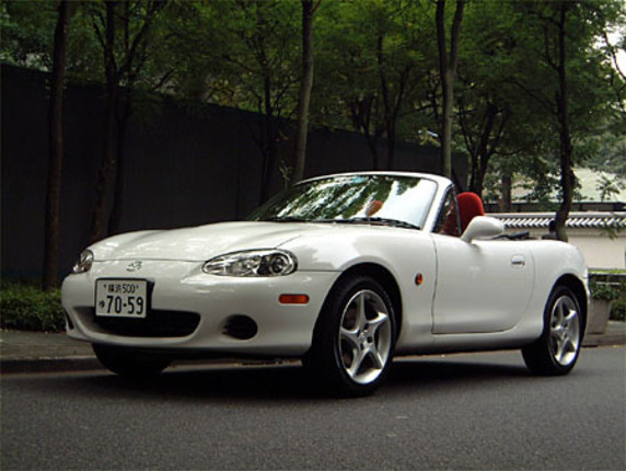 【スペック】全長×全幅×全高＝3955×1680×1235mm/ホイールベース＝2265mm/車重＝1070kg/駆動方式＝FR/1.8リッター直4DOHC16バルブ(160ps/7000rpm、17.3kgm/5500rpm)/車両本体価格＝243.7万円(テスト車＝248.5万円) 