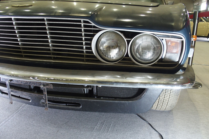 アストンマーティンDBS V8（1972年）