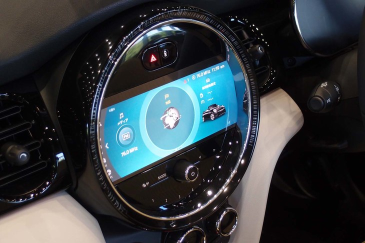 MINIクーパーS コンバーチブル（センターディスプレイ）