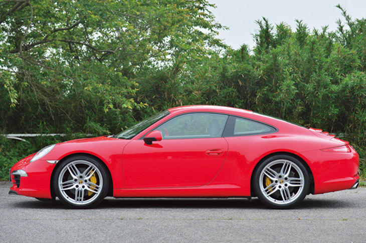 991型「ポルシェ911カレラ」のサイドビュー。（写真＝池之平昌信）