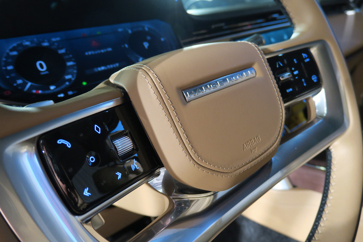 ランドローバー・レンジローバー オートバイオグラフィーD300（ステアリングスイッチ）