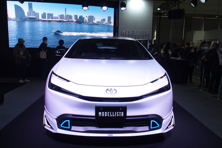 トヨタ・プリウスNEO ADVANCE STYLE（フロントビュー）