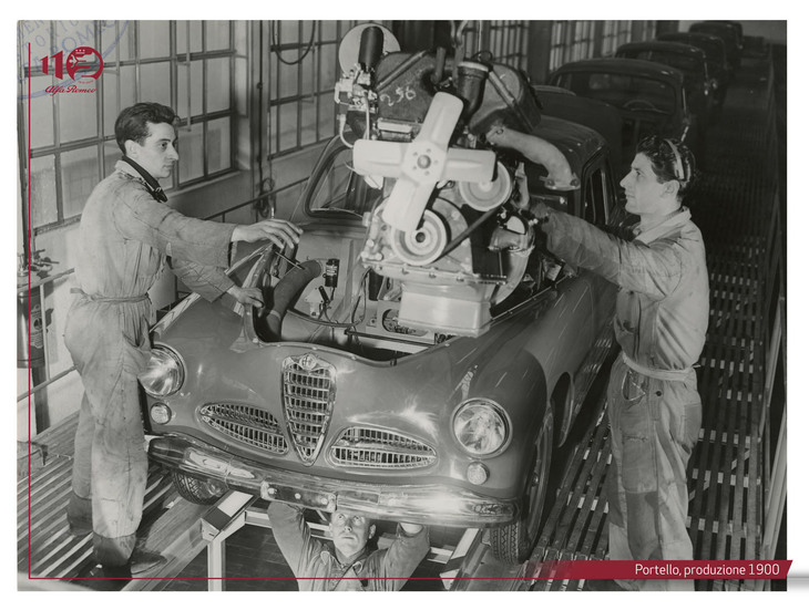 アルファ・ロメオにとってはアレーゼ以前の主力生産拠点であったポルテッロ工場の様子。1950年にデビューした「1900」のエンジンを搭載中。