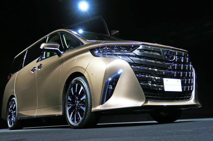 ニッポンが世界に誇るキング・オブ・オラオラカーの「トヨタ・アルファード」。