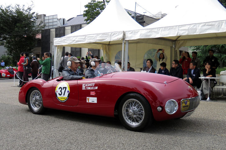 クジラを思わせるユーモラスなフロント周りが魅力的な、「フィアット・スタンゲリーニ1100スポルト」。ここからしばらく、ユニークな形のイタリア製小型スポーツカーが続く。