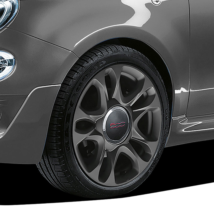 15インチの5ダブルスポークアルミホイール＋185/55R15タイヤを装備。