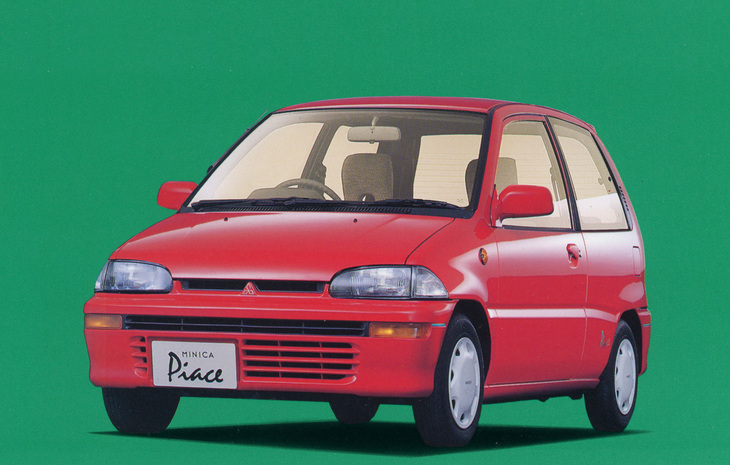 「三菱ミニカ」。女性ユーザー向けのグレード・仕様を拡充するいっぽうでハイパフォーマンスモデルの「ダンガン」や、ルーフを高めたユニークな「トッポ」などを加えた6代目ミニカ。